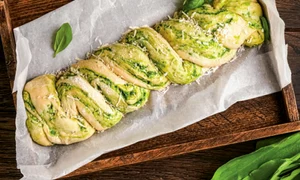 paine impletita cu pesto de leurda jpg