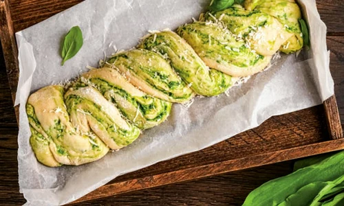 paine impletita cu pesto de leurda jpg