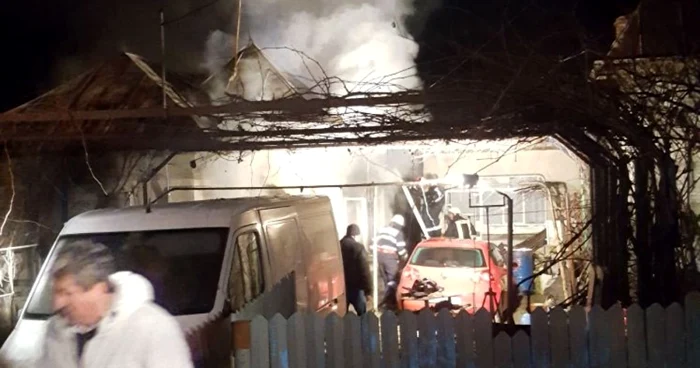 incendiu razvad
