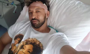 Kamara (48 de ani) își dorea de ceva timp să ajungă din nou pe mâna medicului estetician