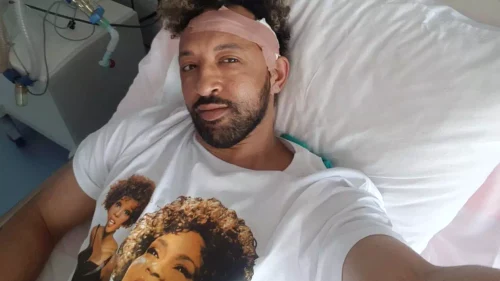 Kamara (48 de ani) își dorea de ceva timp să ajungă din nou pe mâna medicului estetician