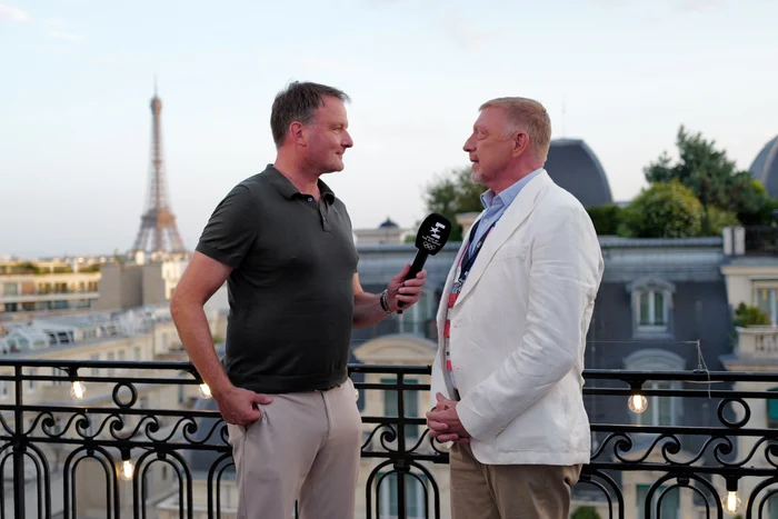 Marele Boris Becker (dreapta), la microfonul Eurosport, la Paris