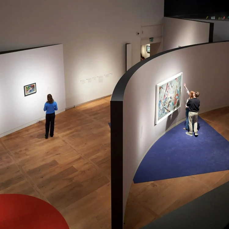 Expoziția dedicată lui Vasili Kandinski (© Facebook / H'ART Museum)