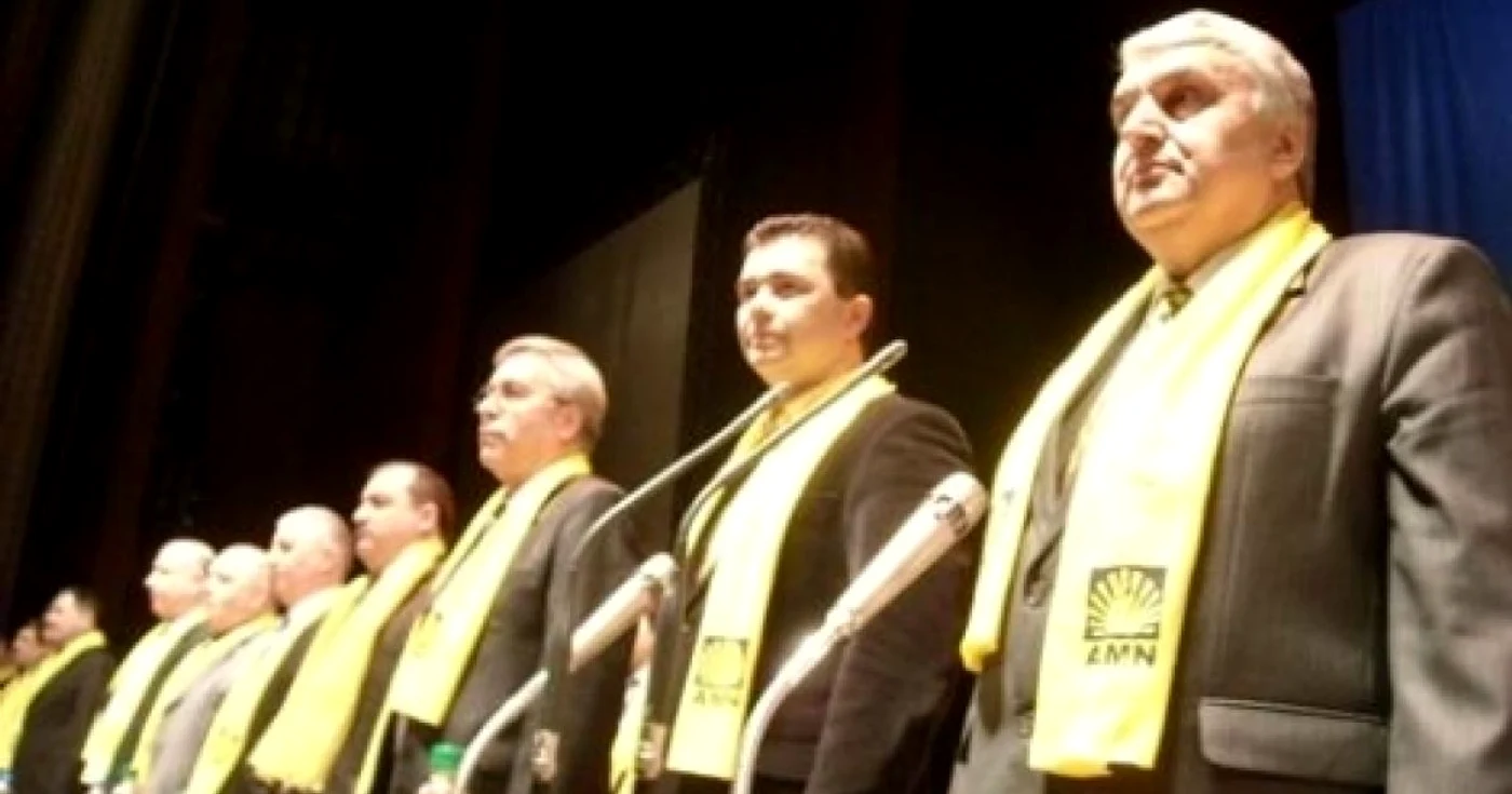 Fostul deputat Vasile Balan (al treilea din stânga)