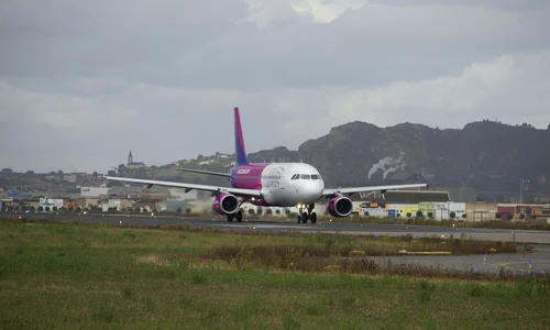 plane 3842375 1280 jpg