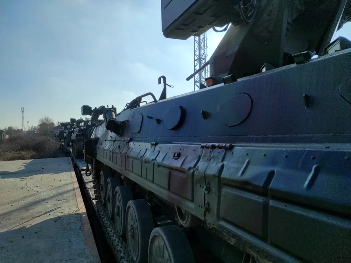 tehnica de tip MLI a Batalionului 911 Infanterie ”Capidava” din Medgidia este trasnportată pe calea ferată la Bucureşti foto mapn