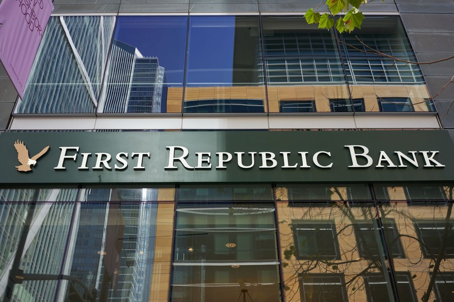 Americanii încearcă să vândă banca bogaților: Licitația pentru First Republic este în derulare