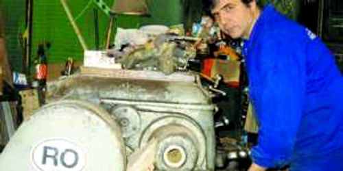Angajaţii aşteaptă să îşi primească banii