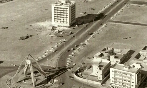 Cum arătau Emiratele Arabe înainte să devină paradisul bogătaşilor jpeg