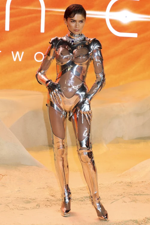 Zendaya a purtat o ținută metalică, semnată de Mugler, la premiera noului film Dune