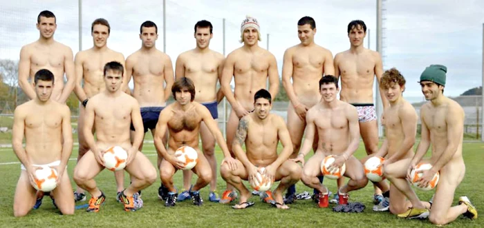 Instantaneele au  fost făcute atât  în oraş, cât şi pe  terenul de fotbal