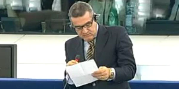 VIDEO Becali lui Barroso, în PE: Rugaţi-vă la Dumnezeu să vă dea înţelepciune, ca lui Solomon