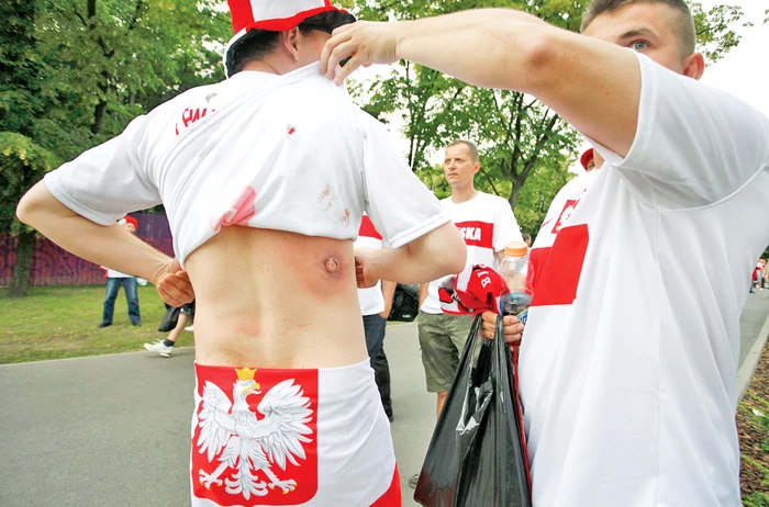 Unii huligani s-au ales cu  gloanţe de cauciuc în spate