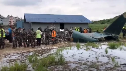 Avion prăbuşit Nepal 00, captură video jpg