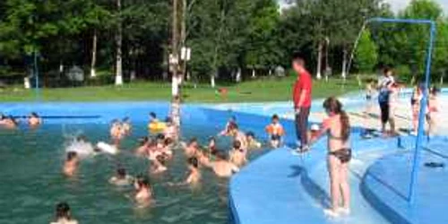 Vremea va fi favorabilă pentru baie şi plajă abia luni