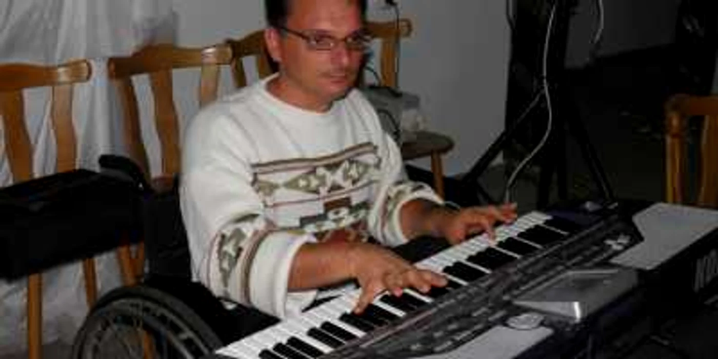 Robert Gavrilescu este un cântăreţ cunoscut