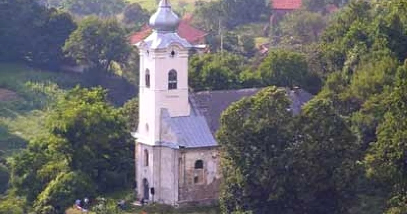 Lăcașul de cult are o vechime de 100 de ani.