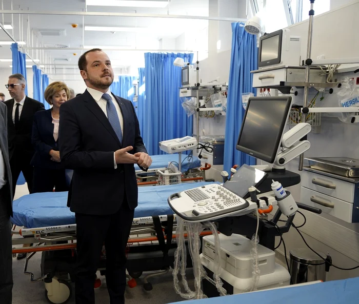 Alexandru Rogobete, la un spital din Pitești. FOTO arhivă Adevărul / Denis Grigorescu
