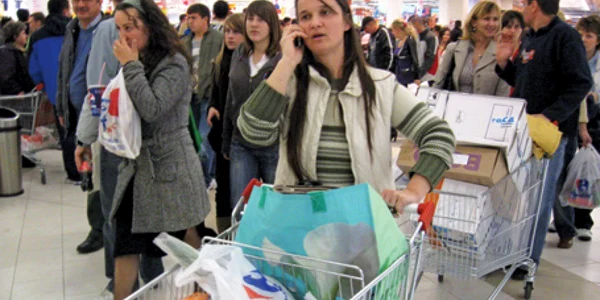 Arădencele au umplut coşurile cu produse pentru zilele de Crăciun