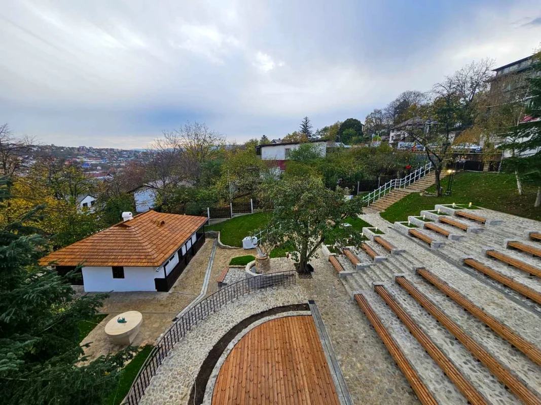 Bojdeuca lui Ion Creangă, după renovare (foto: Facebook / Costel Alexe)
