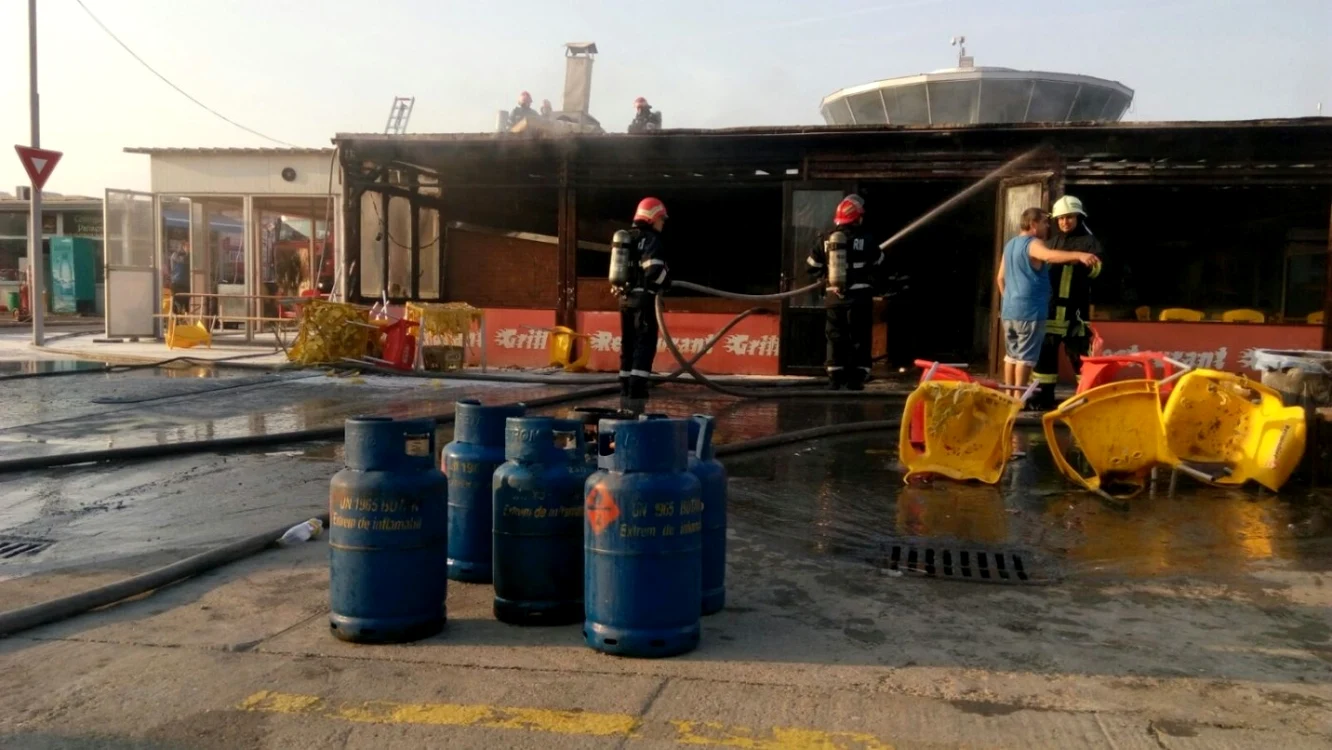 incendiu targ vitan foto isubif