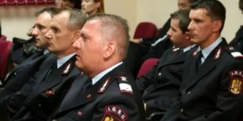 Tinerii interesaţi pot obţine informaţii la sediul Inspectoratului Judeţean pentru Situaţii de Urgenţă 