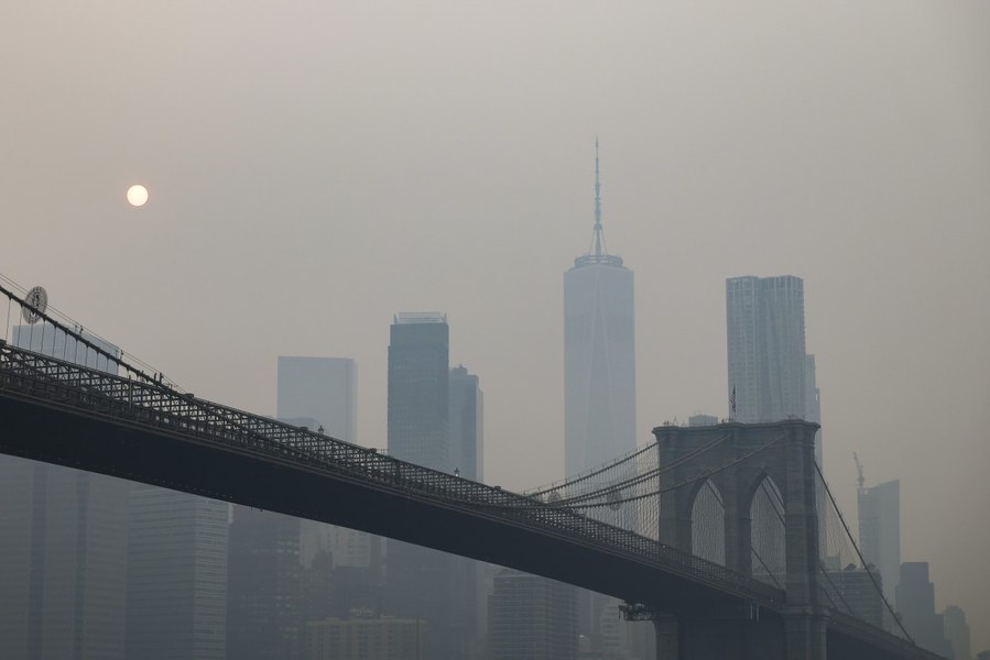 Probleme înaintea finalei CM de fotbal. Cod roșu de caniculă și poluare la New York