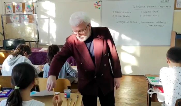 Adrian Drăguţ, profesor de desen Sursa Primăria Constanţa