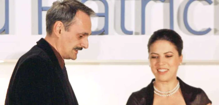 Tincuţa Baltag, directorul fundaţiei „Dinu Patriciu“ , alături de Gabriel Ciobanu de la Institutul de Informatică din Iași, în 2009