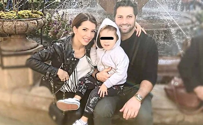 Celia și soțul ei, alături de fiul lor, micuțul Angelo 