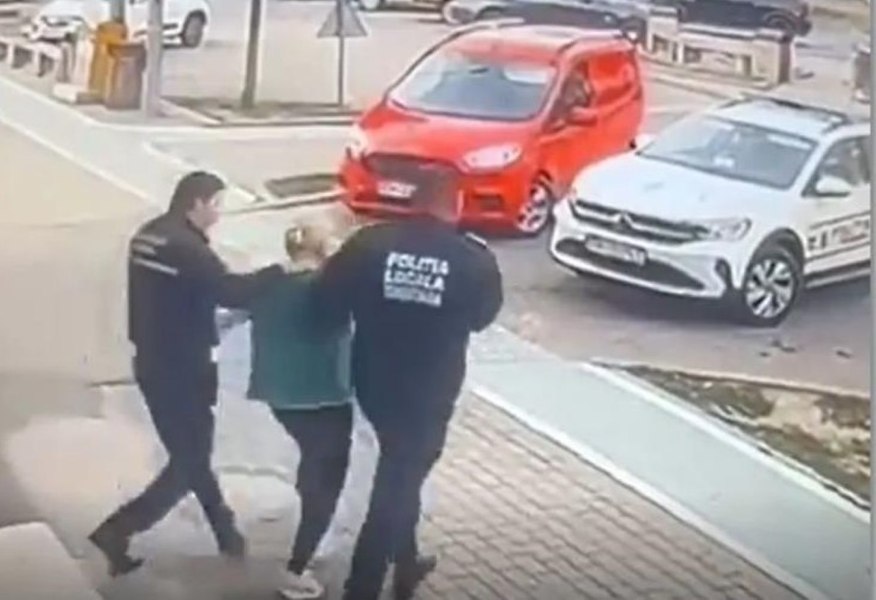Anchetă la Timişoara, după ce imaginile cu o femeie bruscată de doi poliţişti locali au apărut pe reţelele de socializare. „Un caz absolut şocant”