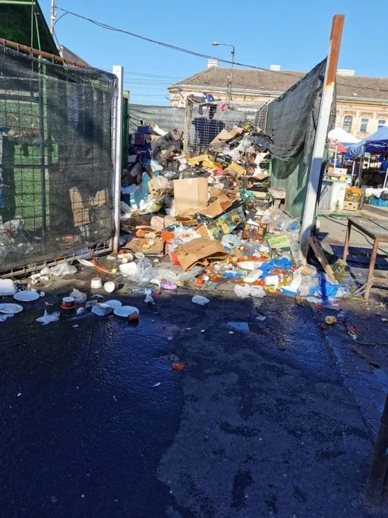 Focar de infecţie în Piaţa Badea Cârţan