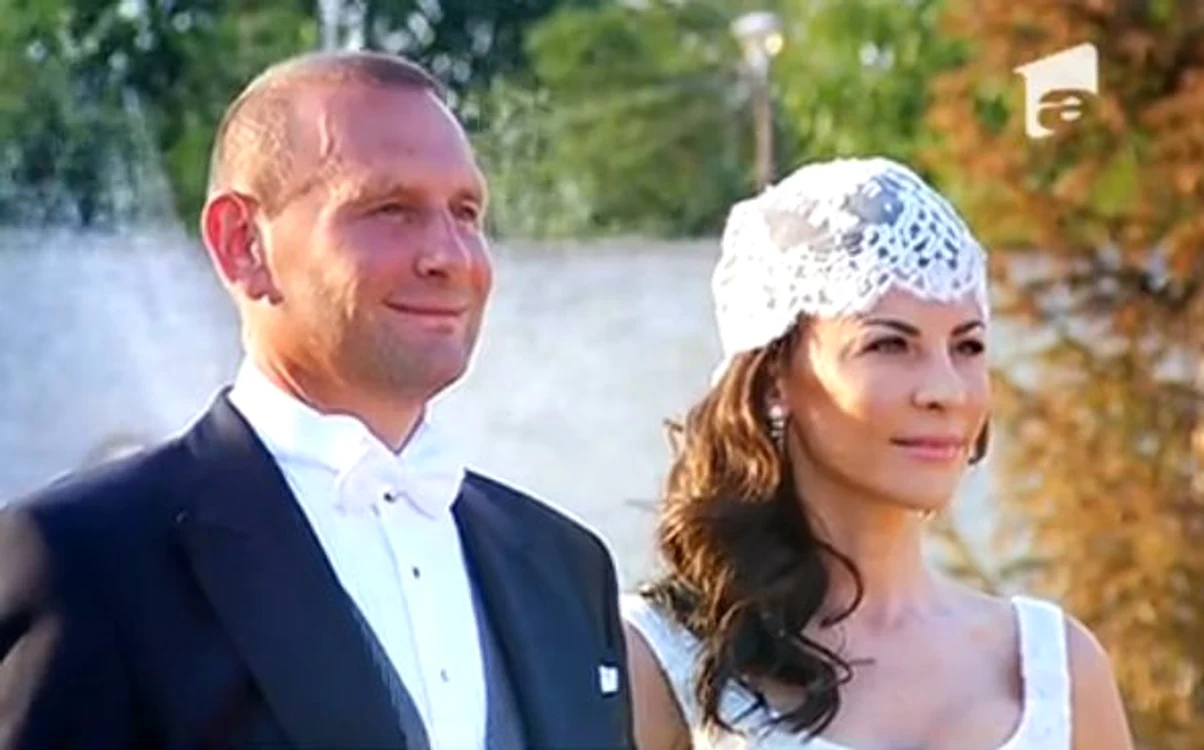 Nunta lui Viorel Cataramă cu Adina Alberts a avut loc pe domeniul milionarului de la Snagov. (captură Antena 1)