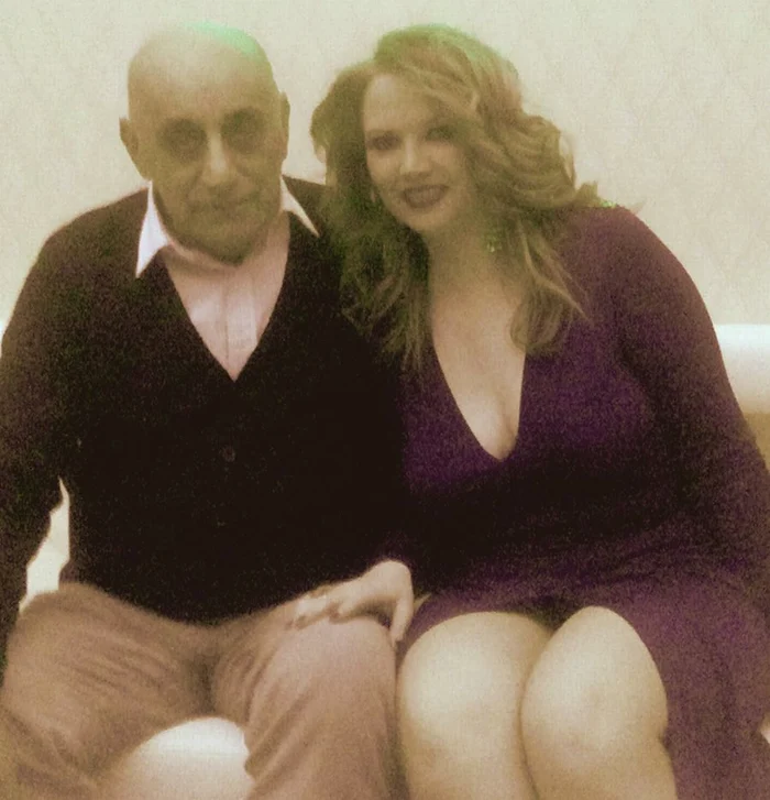 Luni a fost ziua ei de naştere, a împlinit 33 de ani, însă petrecerea a amânat-o până miercuri seară