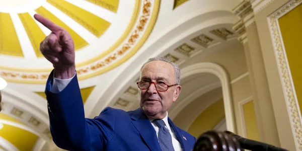 Senatorul american Chuck Summer FOTO EPA EFE jpg
