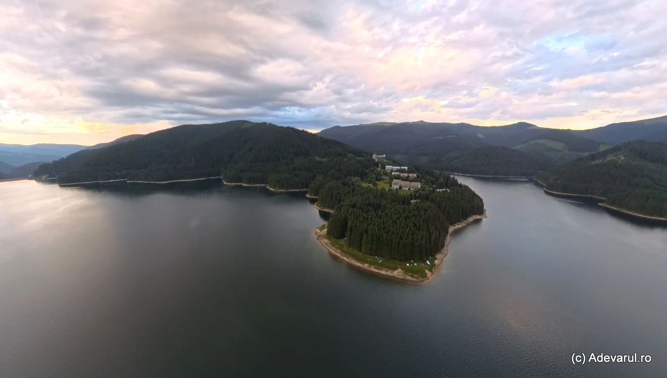 Lacul Vidra. Foto: Daniel Guță, ADEVĂRUL