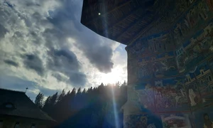 Apusul la Voroneț jpg