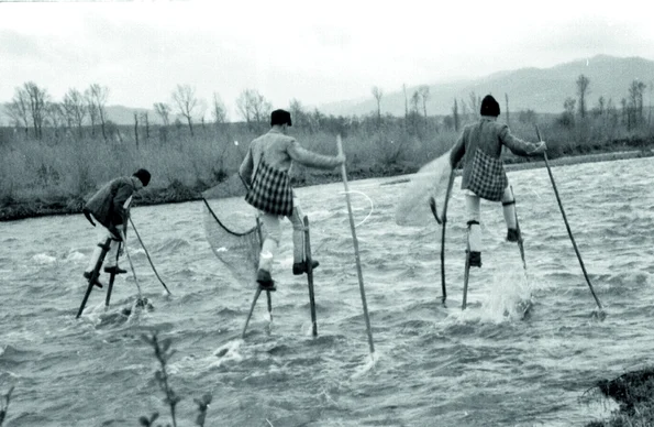 Pescuitul în spațiul mureșean (foto: Muzeul Etnografic „Anton Badea” Reghin)