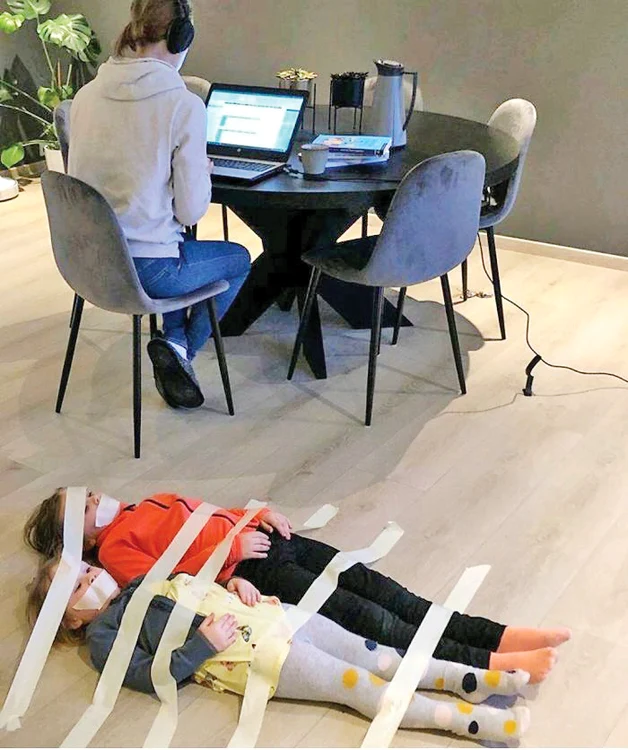 Alooo, mami, cât ne mai ţii lipite de podea?