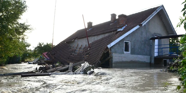 Inundatii NOVACI - RAUL GILORT - GORJ FOTO Mediafax 