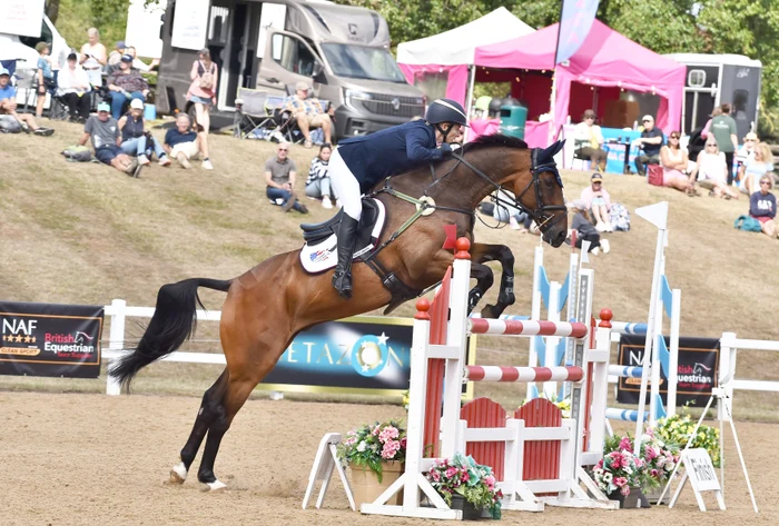 Zara Tindall cu fiica cea mare, Mia Tindall, Profimedia (1) jpg