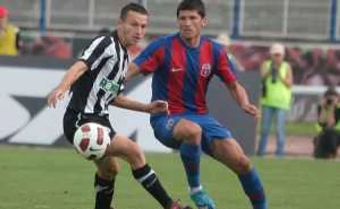 În meciul din tur, disputat la Alba-Iulia, Steaua s-a impus cu 2-1