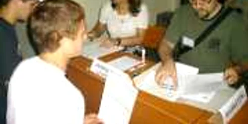 Bacau: Concurenţă strânsă la facultăţile de stat