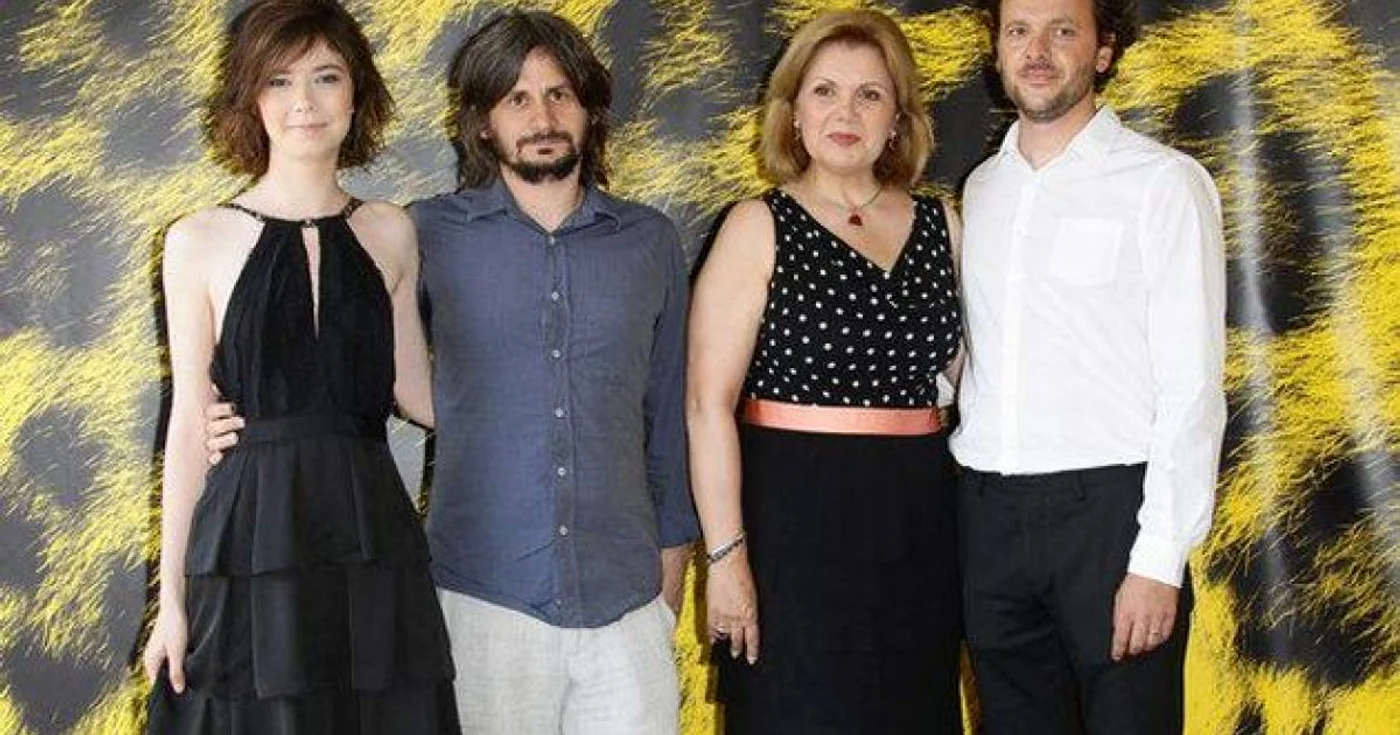 Actriţa Nataşa Raab (foto dreapta), rol principal în „Din dragoste cu cele mai bune intenţii“