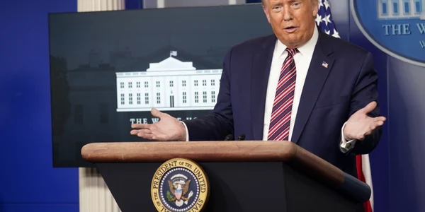 Donald Trump în timpul unei conferinţe de presă la Casa Albă 12 august 2020 FOTO EPA-EFE