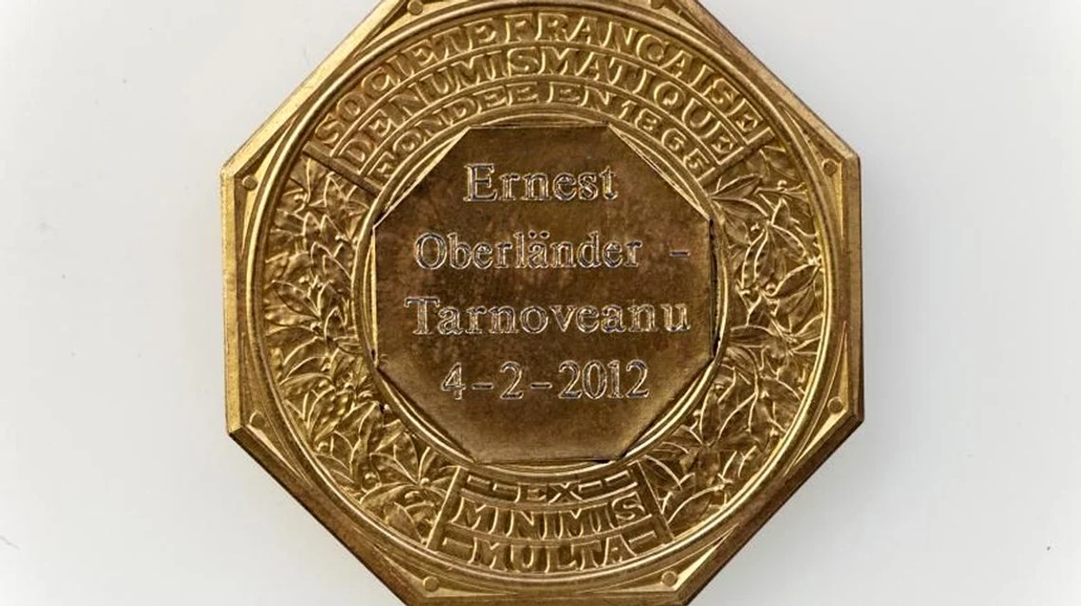 Directorul MNIR a primit o importantă distincție din partea Societăţii Numismatice Franceze jpeg