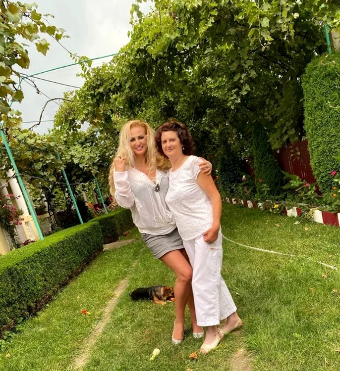 
    Mama Giuliei, fericită că a avut copiii alăturifoto: arhivă personală  