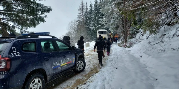 elevi muntii rodnei foto jandarmeria bistrita jpg