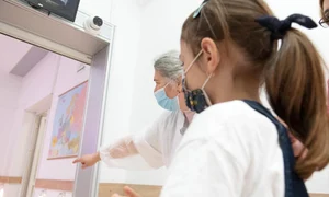 Cadrele medicale nu vor permite accesul în clase decât al copiilor fără stări febrile sau infecții respiratorii jpeg