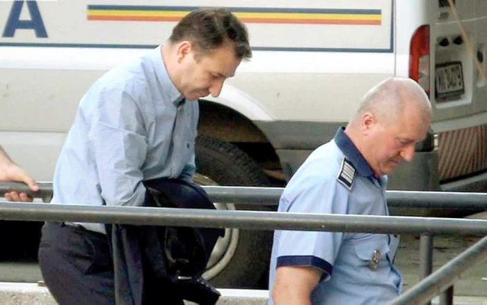 
    Edilul suspendat este căsătorit cu Ana Maria Stavarache cu care şi face afaceriFoto: Adevărul  